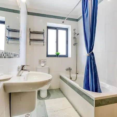 Appartement A Beautiful 4br With Private Pool & Deck By 360 Estates *
