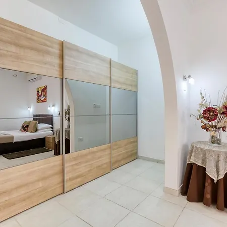 A Beautiful 4br With Private Pool & Deck By 360 Estates * Naxxar