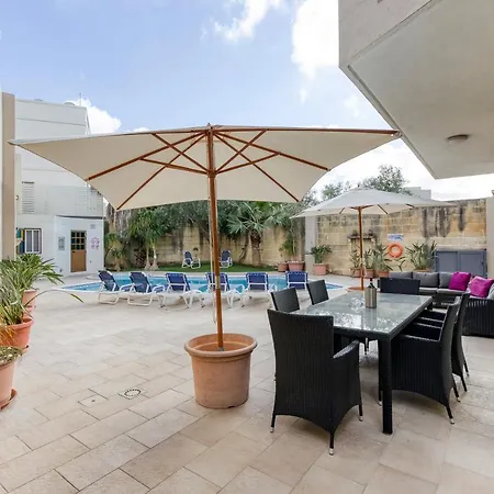 A Beautiful 4br With Private Pool & Deck By 360 Estates Appartement Naxxar