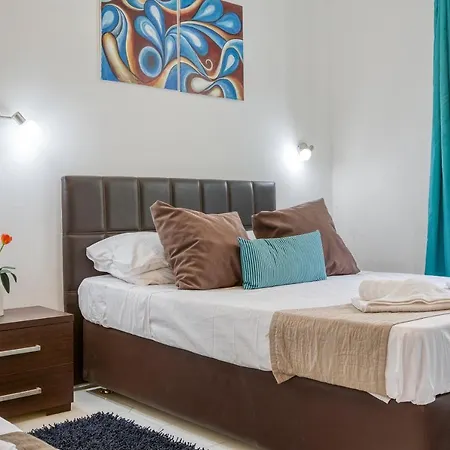 Appartement A Beautiful 4br With Private Pool & Deck By 360 Estates Naxxar